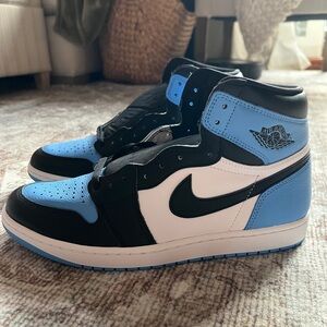 Jordan 1 Retro High OG UNC Toe
